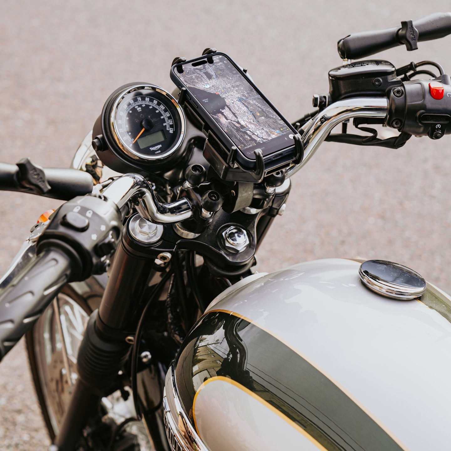 RAM® Quick-Grip™ XL Phone Holder with Ball (RAM-HOL-PD4-238AU)