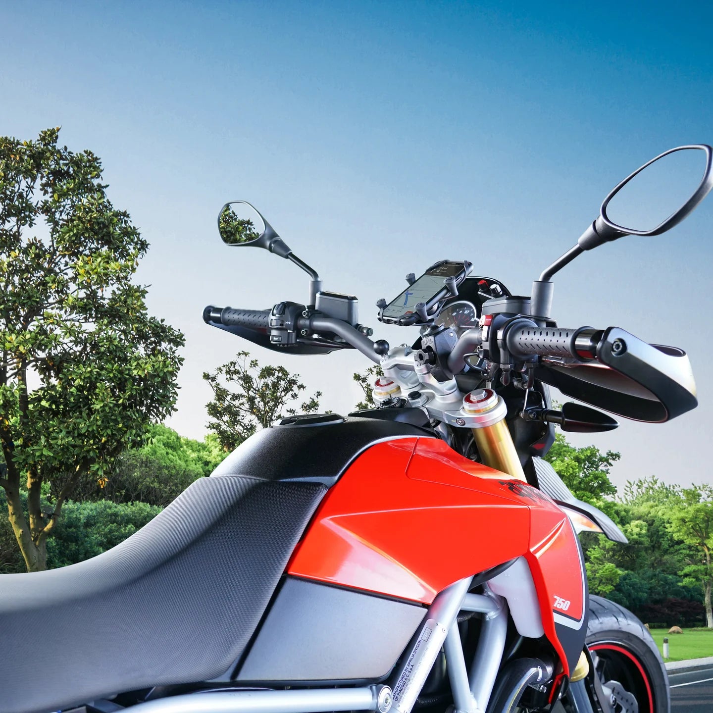 RAM Tough-Claw™ Mount with X-Grip® Universal Cradle (RAM-HOL-UN7-400U)