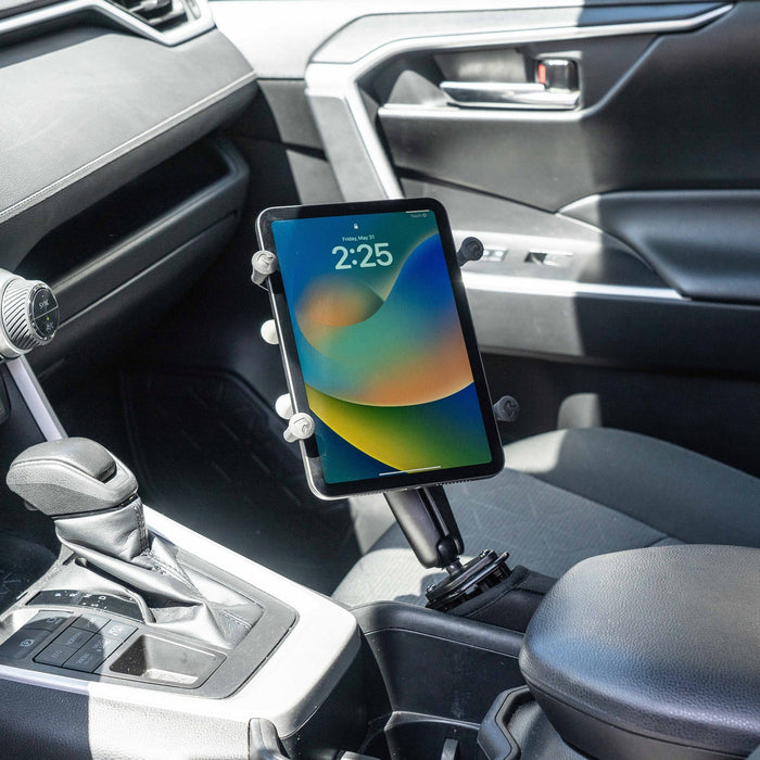 Built for Workdays: Mounts That Keep Up With You