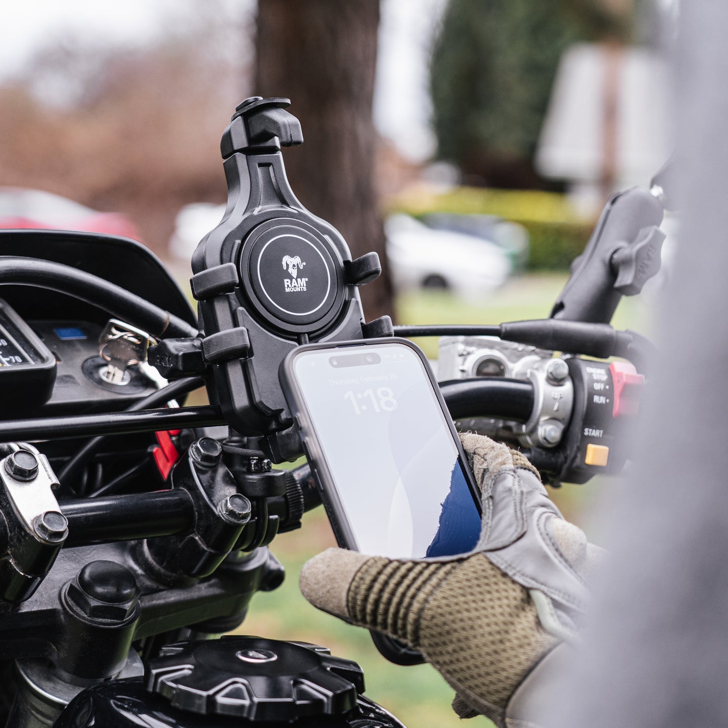 RAM® Quick-Grip™ Pro Phone Holder (RAM-HOL-PD5U)