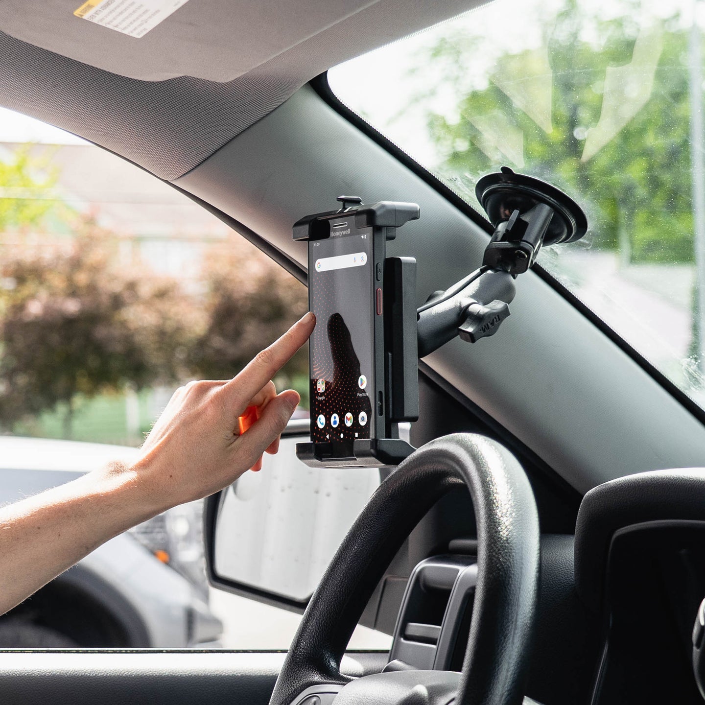 RAM® Quick-Grip™ Pro XL Phone Holder with Ball (RAM-HOL-PD7BU)